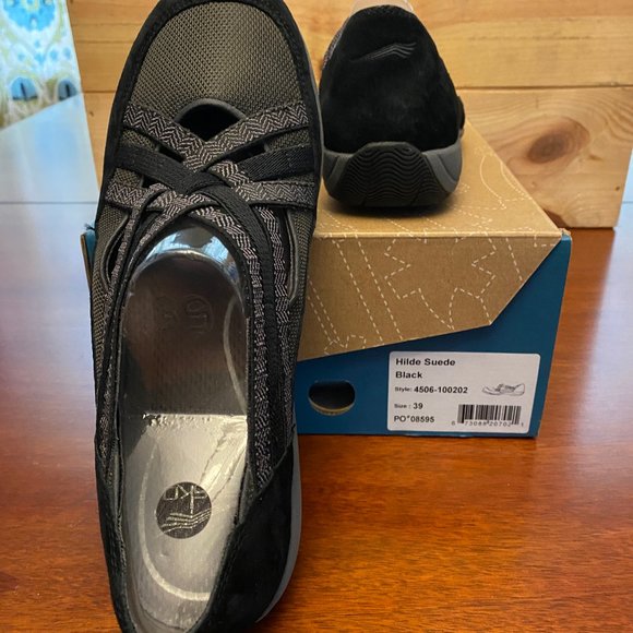 Dansko "Hilde Suede" casual shoes -- Size 39 -- $40 - Picture 9 of 15